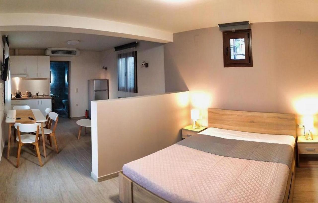 Guesthouse Kastelia カランバカ エクステリア 写真
