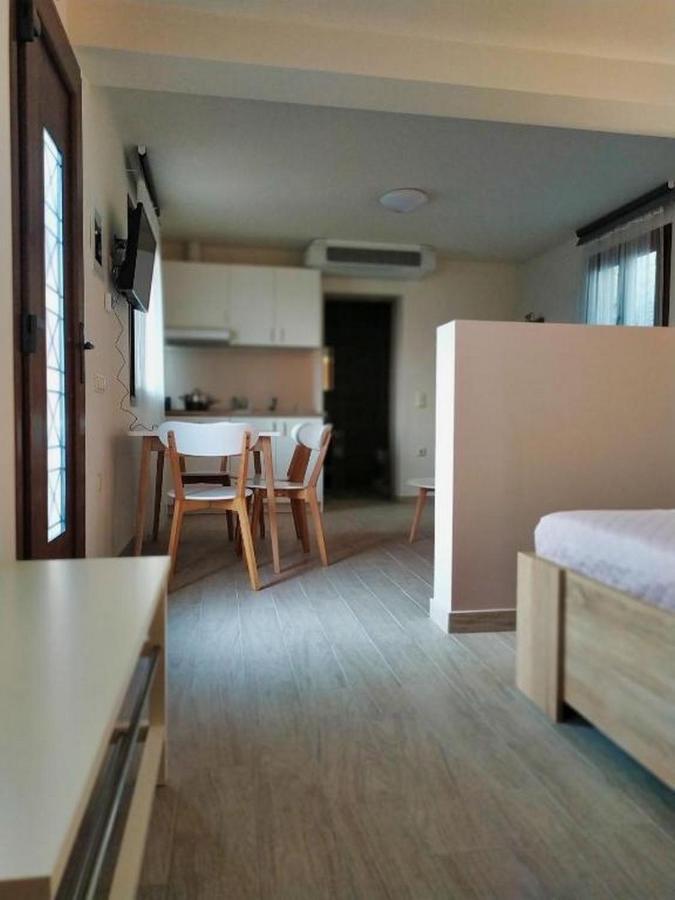 Guesthouse Kastelia カランバカ エクステリア 写真