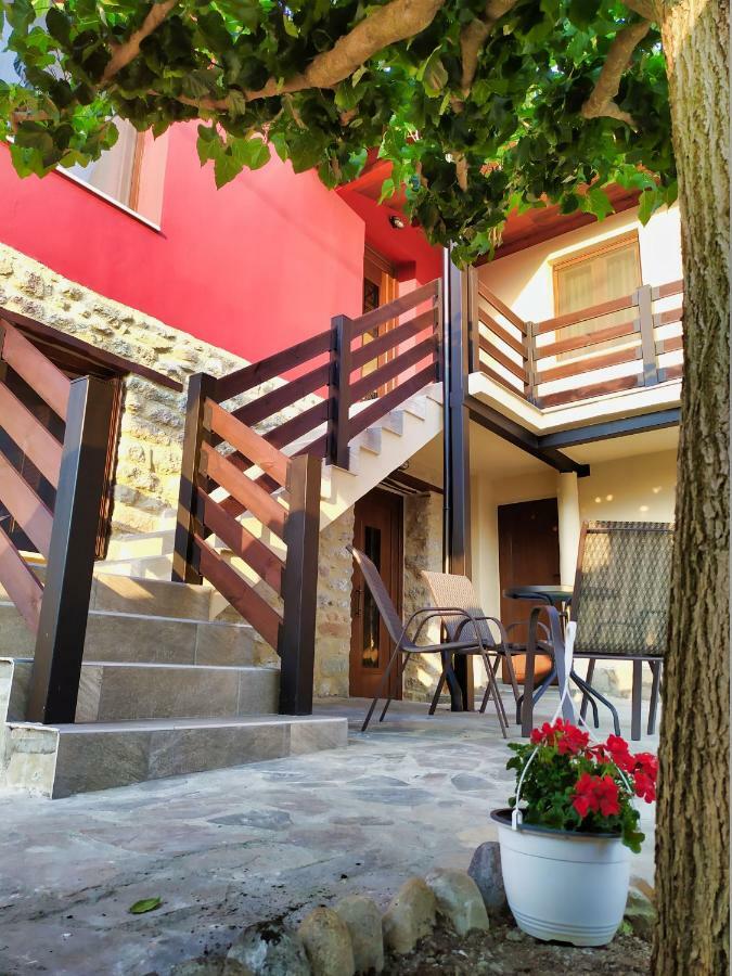 Guesthouse Kastelia カランバカ エクステリア 写真