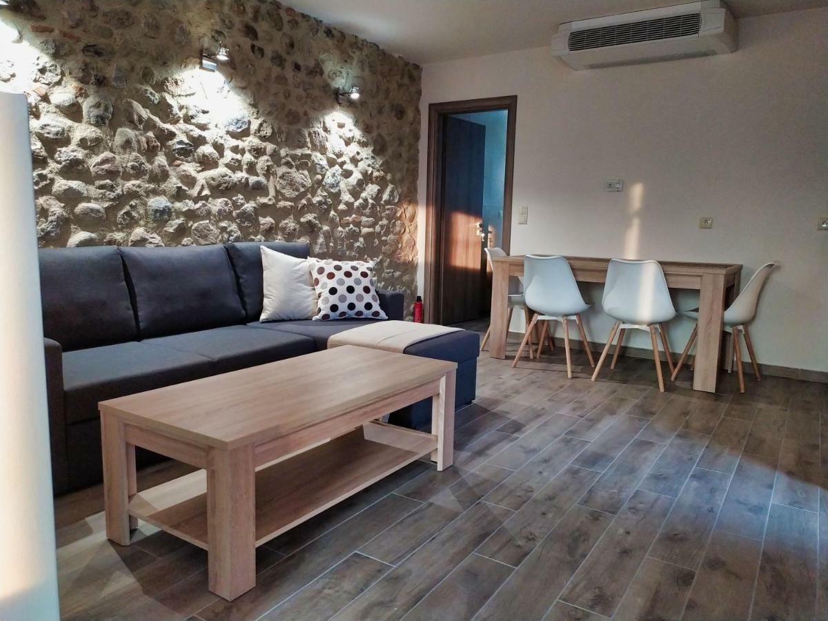 Guesthouse Kastelia カランバカ エクステリア 写真
