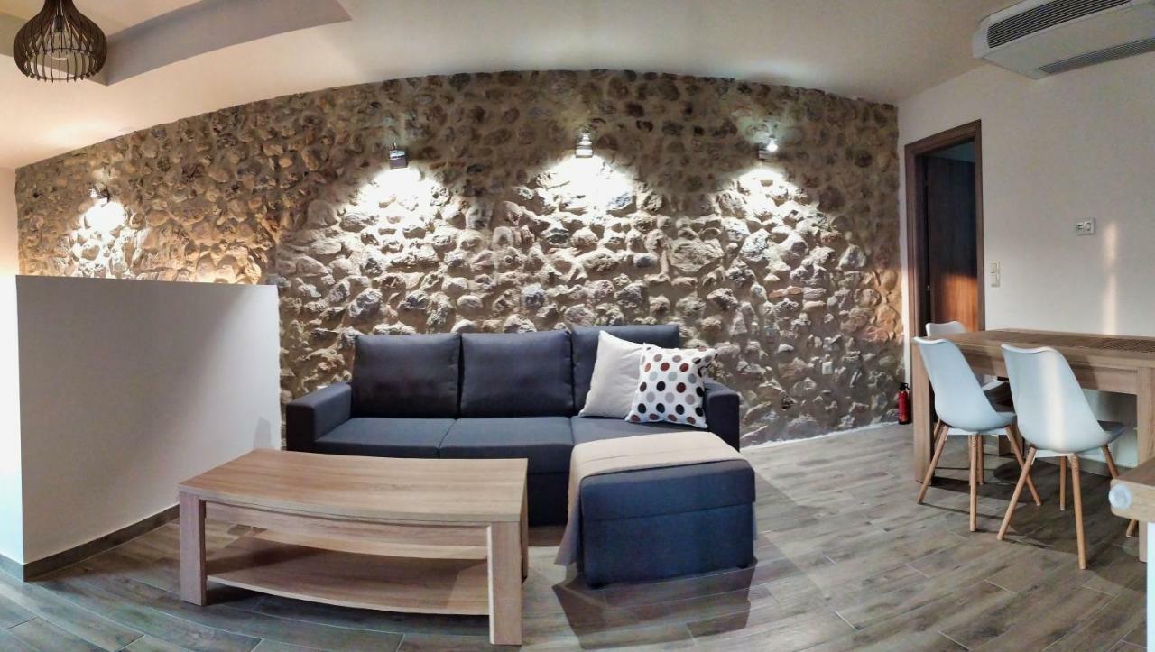 Guesthouse Kastelia カランバカ エクステリア 写真